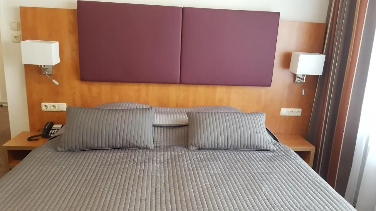 Pension Blauenstrasse Frankfurt 3*, Frankfurt am Main Almanya